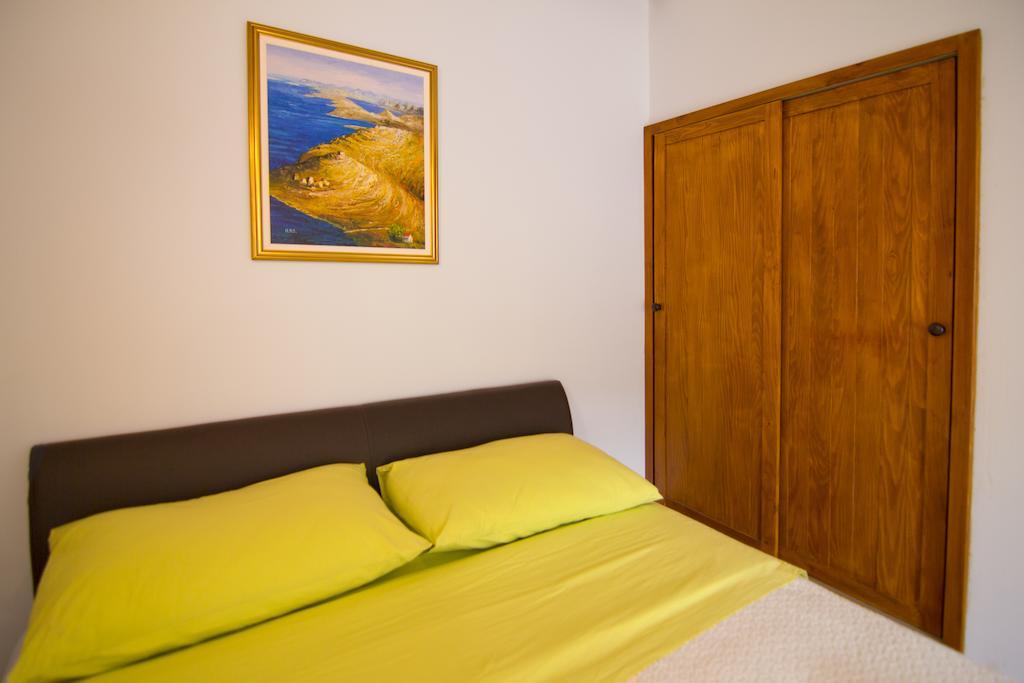 Apartments Donika Komiža Zimmer foto