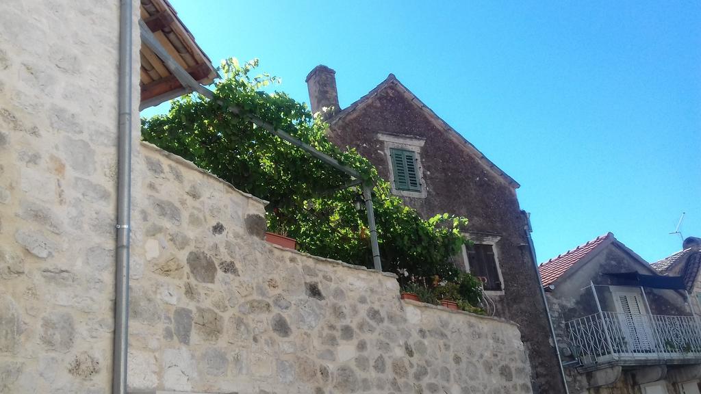 Apartments Donika Komiža Exterior foto